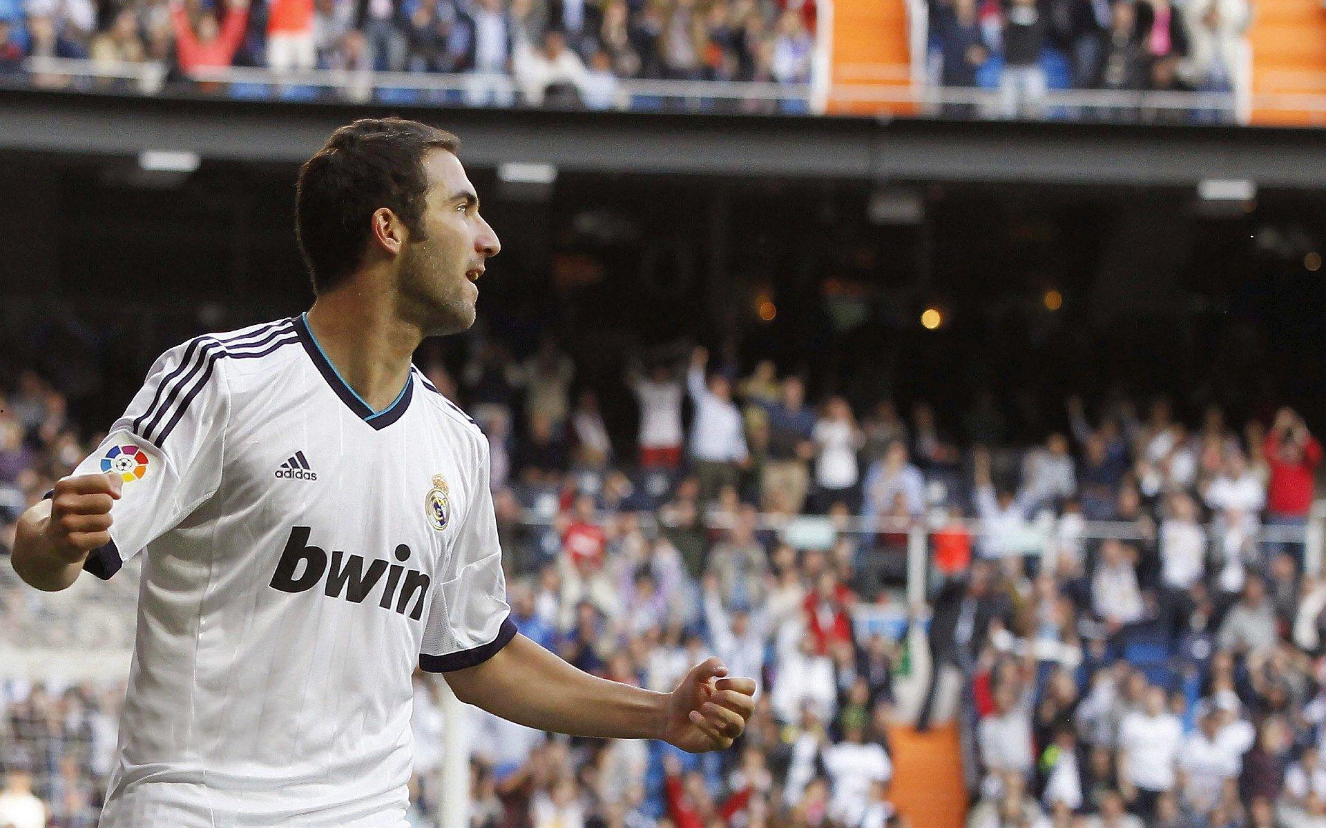 哈维40岁生日快乐！传奇中场回顾职业生涯与未来展望