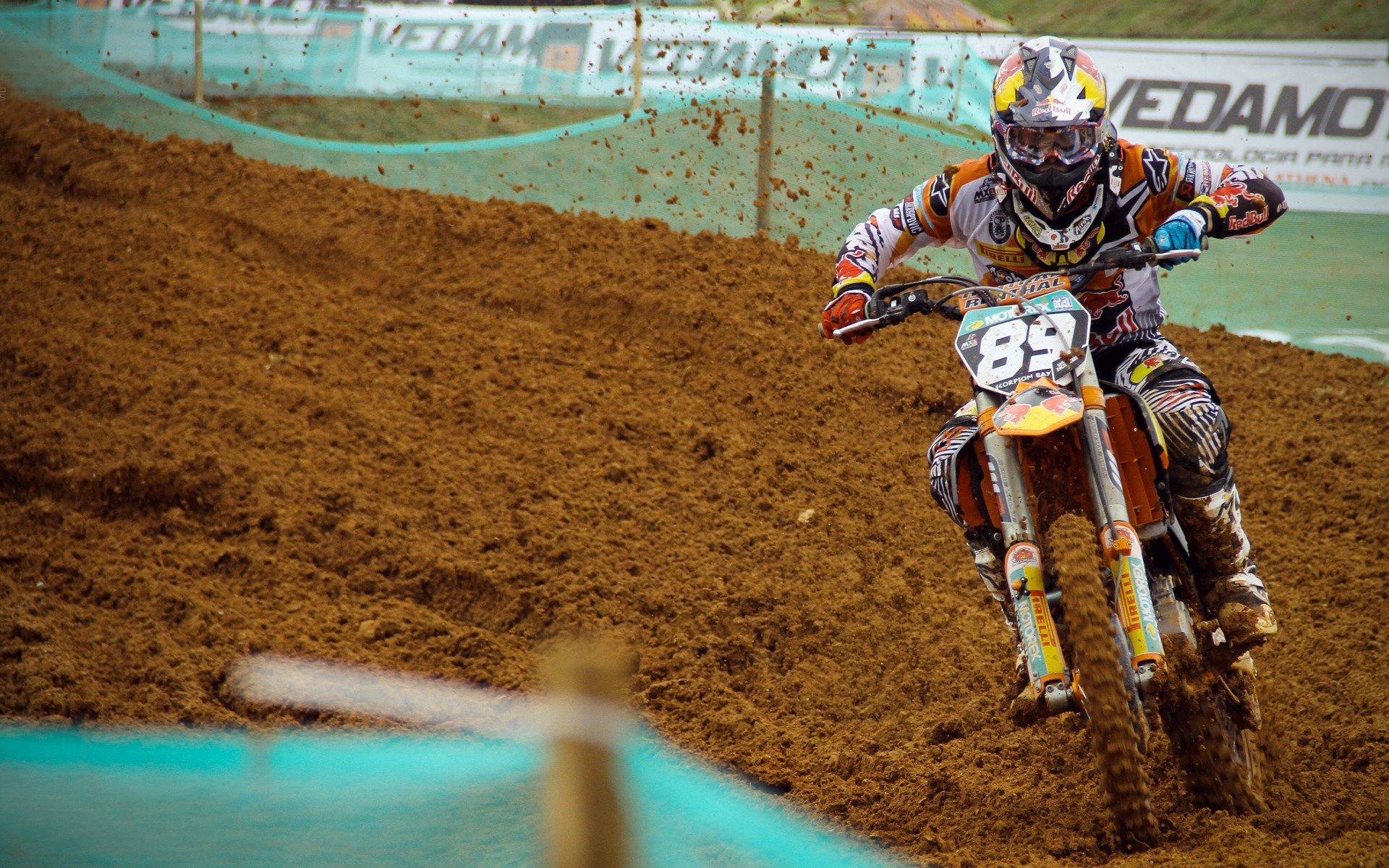 停球是一门艺术，绿茵场上的静谧诗篇