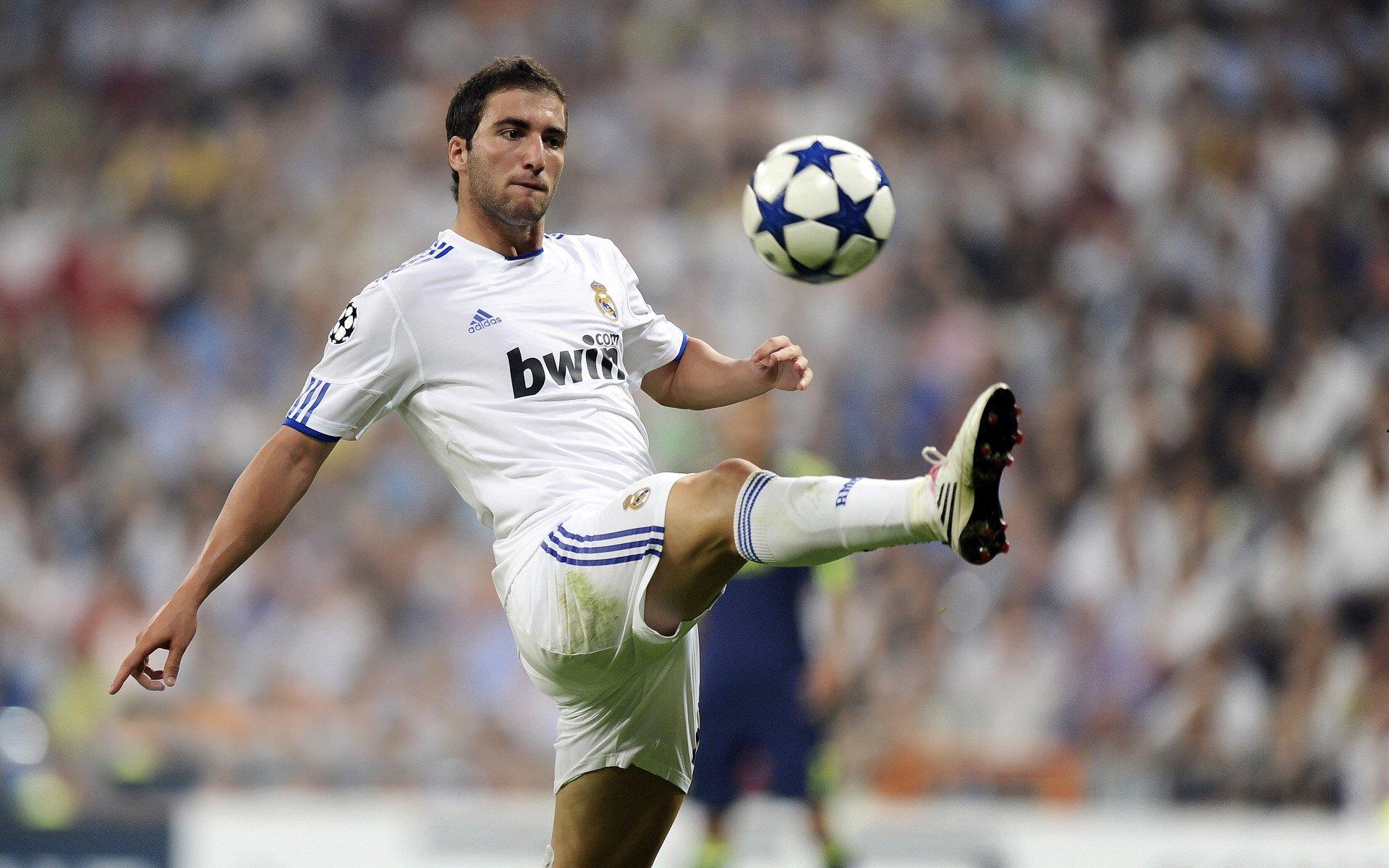 塞维利亚锁定中场核心，伊斯科签约两年，新篇章开启