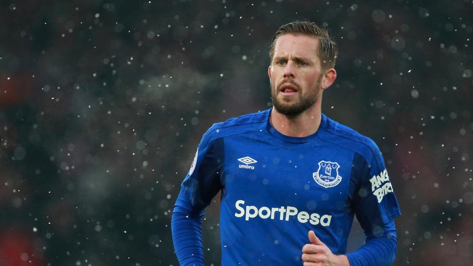 如何在门线站满防守球员的情况下进球,足球战术的突破与创新